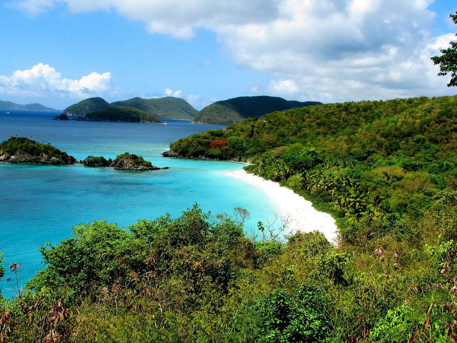 Trunk Bay beach and turquoise water on St. John, U.S. Virgin Islands